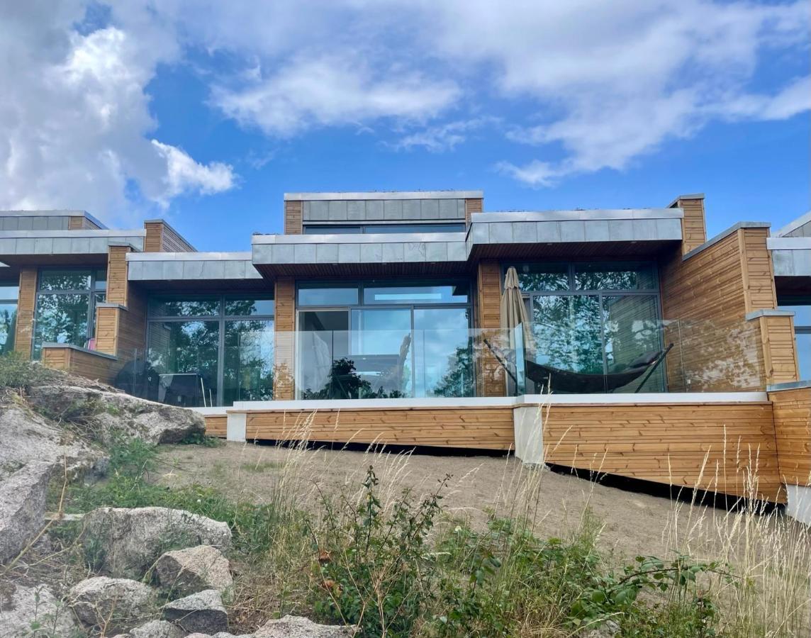 Nybygget Hus I Svaneke Taet Pa Klipper, Skov Og Hav エクステリア 写真